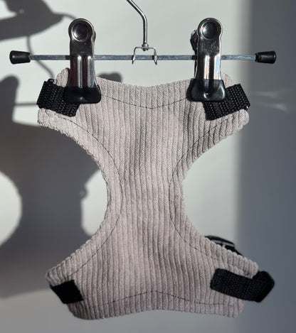 Adjustable handmade cat harness + a course on how to train your cat walk on a leash FOR FREE